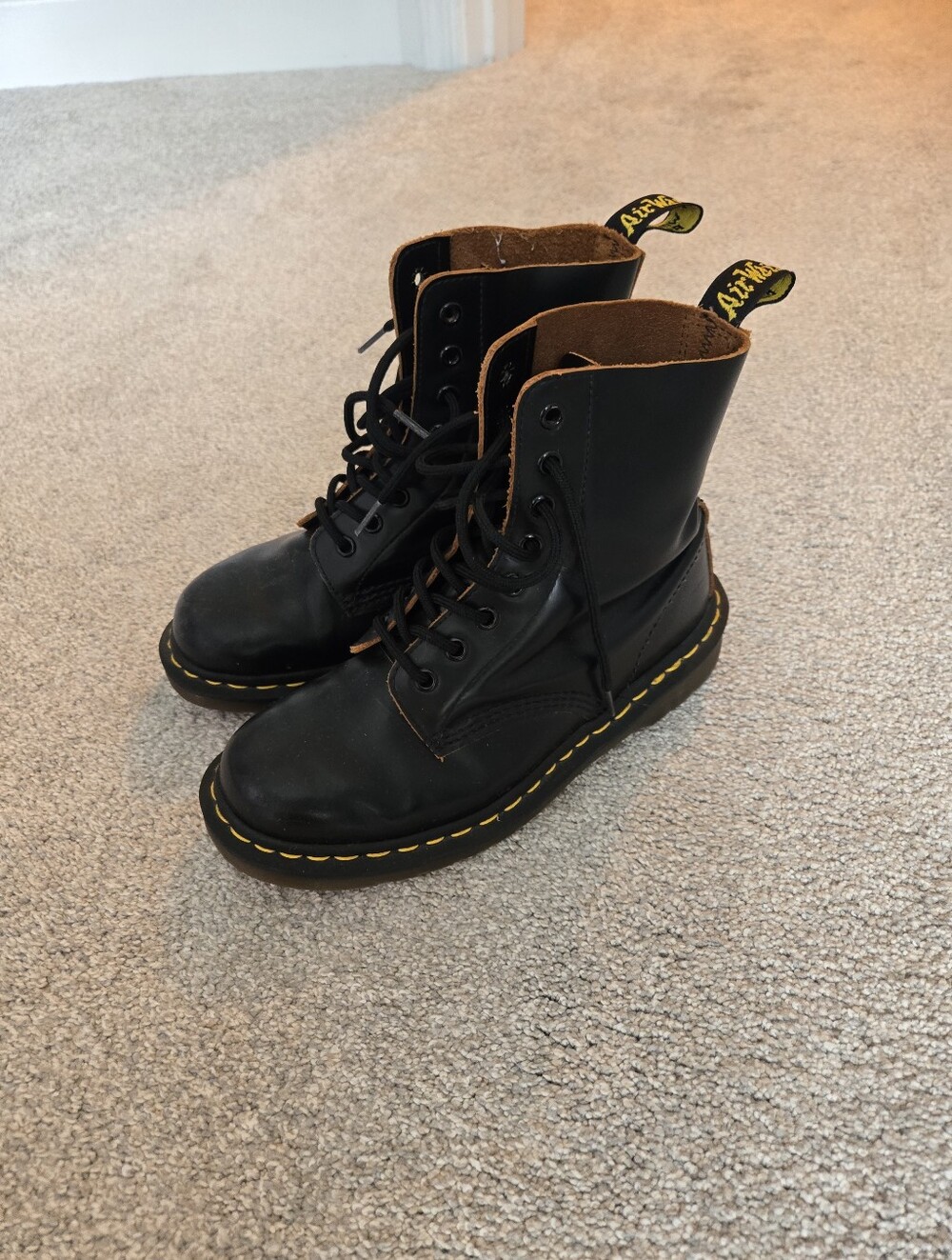 Women's Dr. Marten' Black Lace-Up Leather  Boots with Yellow Stitch Detail